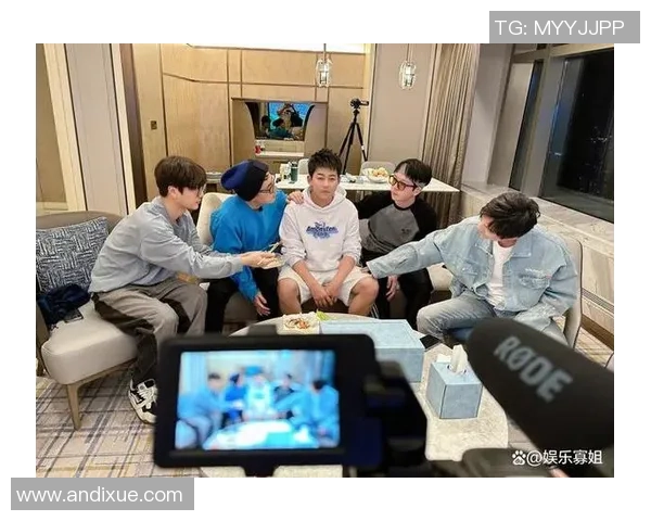 孩子与足球明星互动趣味视频引发网友热议温馨瞬间感动无数人