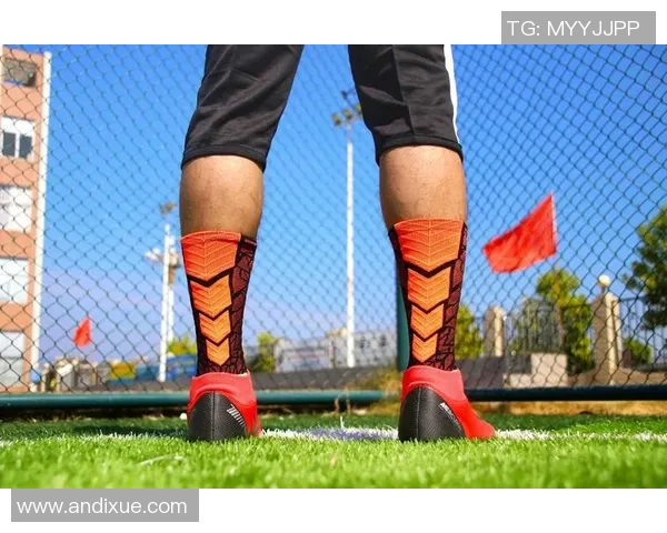 足球明星的白袜子背后隐藏的时尚秘密与运动精神